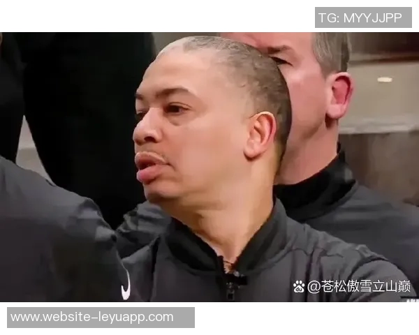 泰伦卢谈防守策略坚持不换防库里以减少混乱局面