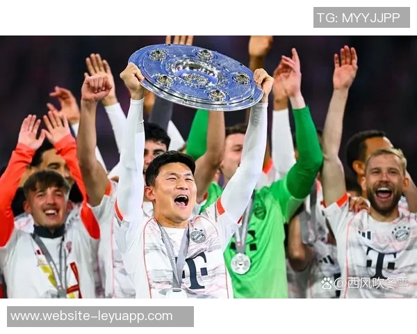 金玟哉荣获德甲第17轮最佳称号攻防兼备展现实力 金玟哉荣获德甲第17轮最佳称号攻防兼备展现实力