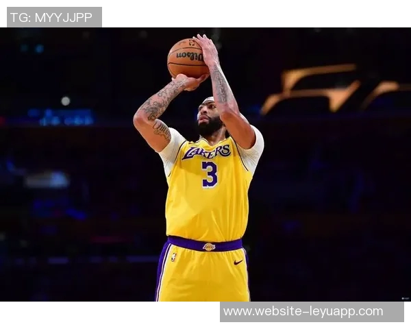 浓眉称赞球队阵容深度九到十名球员具备轮换实力